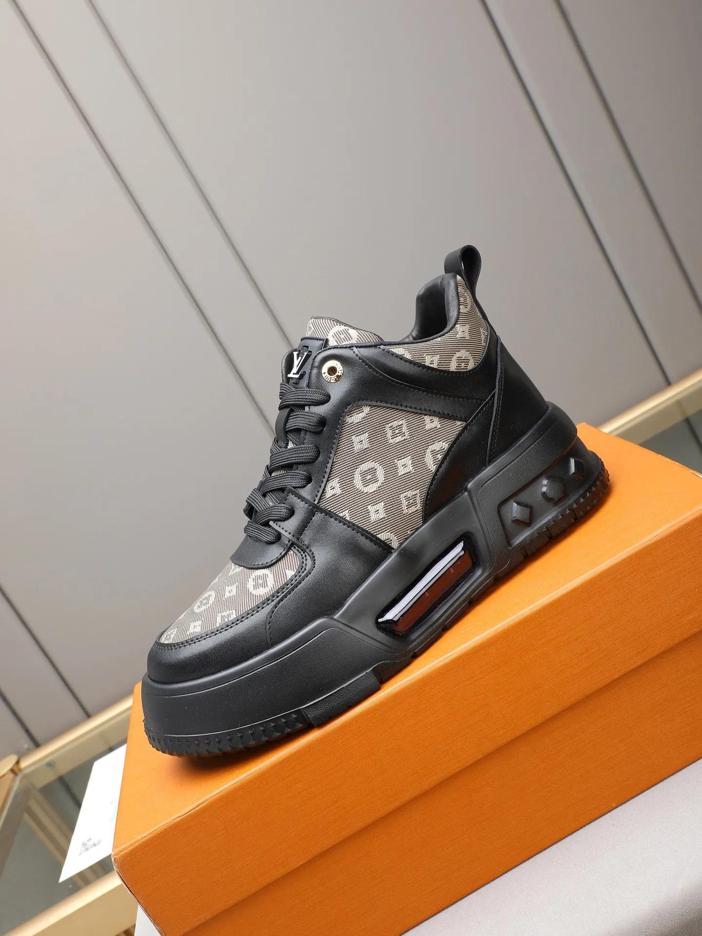 PP460 High Top Men's [LV] Autumn and winter high top classic hot style💝 👣👣Perfect last shape, beautiful design style 💋 💋This winter is no longer cold😢😢Cow leather➕LV special material➕Breathable sheep lining➕Non-slip and wear-resistant foam air cushion outsole🎩A must-have for fashionable men❗Number: 38-44 (45 custom-made) The real thing looks better🎬The real thing looks better👅, 5 colors to choose from